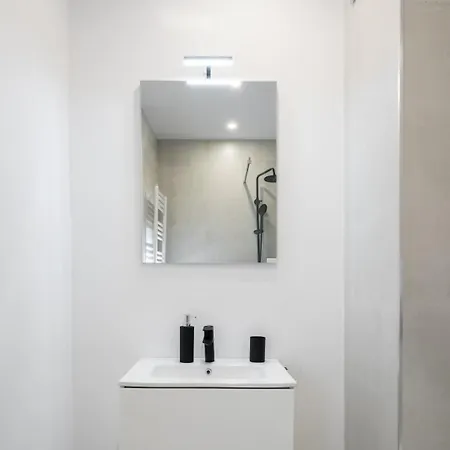 High-end With Panoramic View, Parking & Pool Appartamento