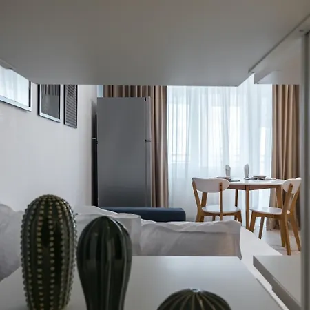 Amazing With Panoramic View, Parking & Pool *