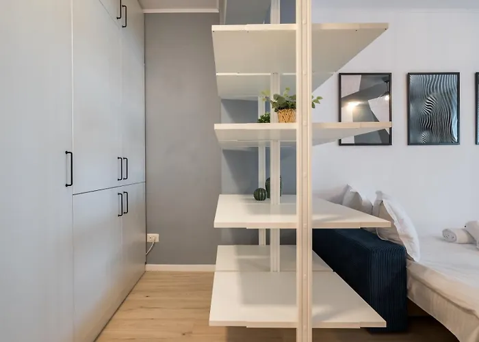 Amazing With Panoramic View, Parking & Pool *