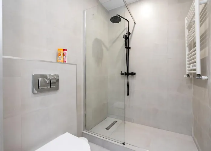 Amazing With Panoramic View, Parking & Pool