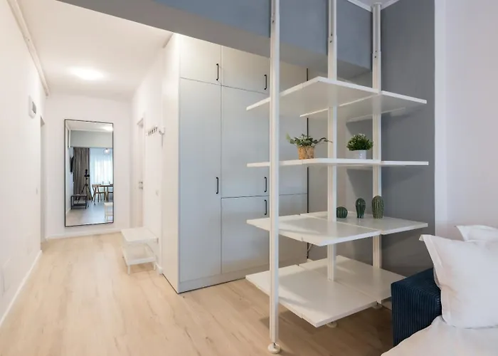 Amazing With Panoramic View, Parking & Pool Apartament Bucureşti