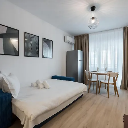 Apartmán Amazing With Panoramic View, Parking & Pool Bukurešť