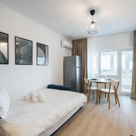 Amazing With Panoramic View, Parking & Pool * Бухарест